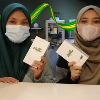 Pengguna Qumoor bersama produk