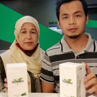 Pengguna Qumoor bersama produk